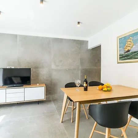 Lapad Bay Luxury דירה